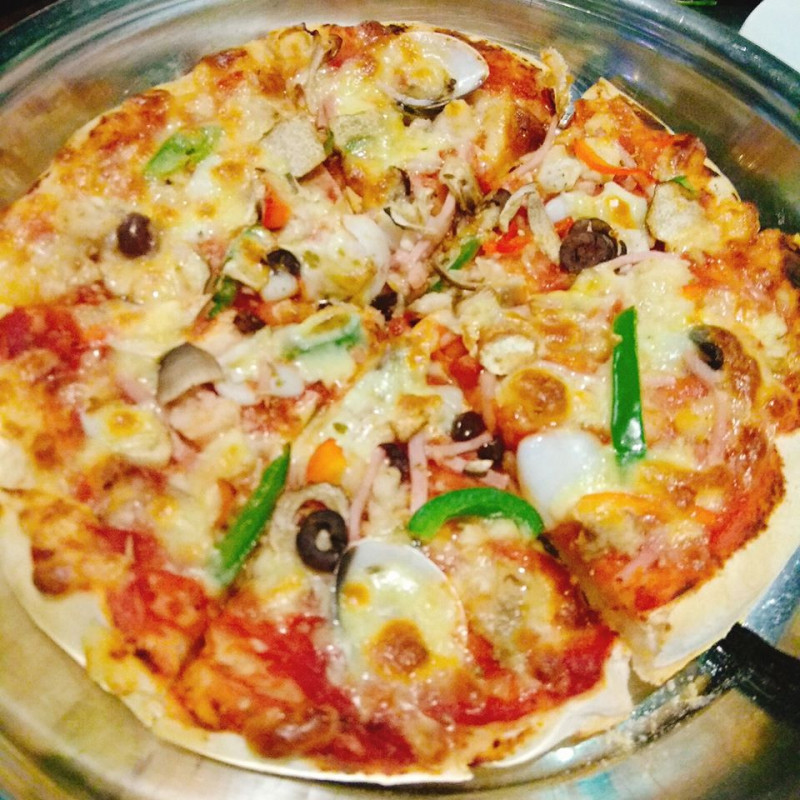 Pizza phô mai là loại được nhiều thực khách ưa chuộng và đánh giá cao về hương vị