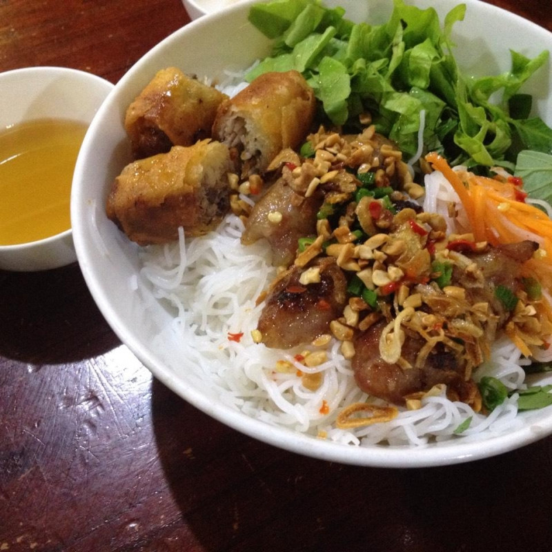 Bún nem chả