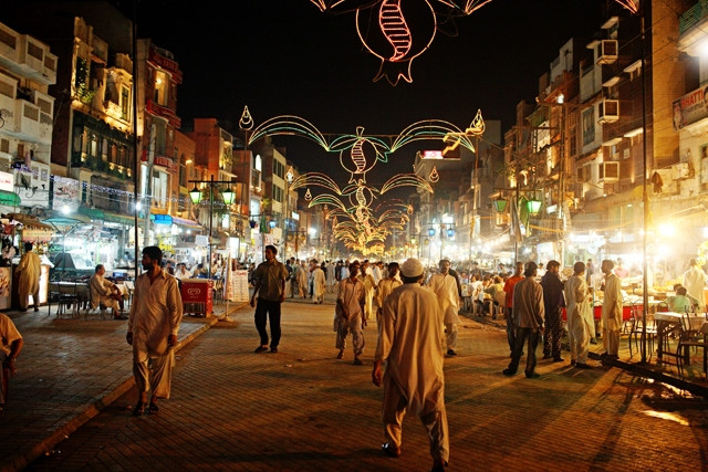 Pakistan là một quốc gia Nam Á với hơn 206.475.732 người, xếp thứ 6 trên thế giới.