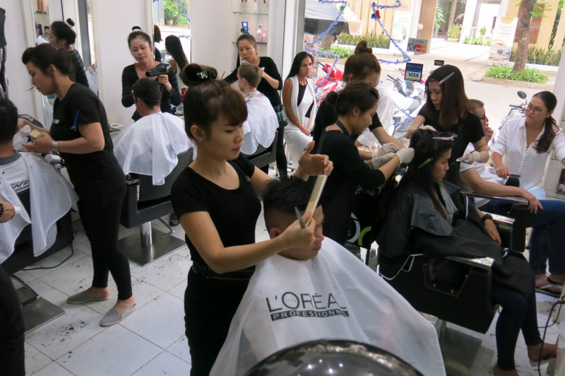 ﻿Top Hair salon được ﻿hàng ngàn khách hàng đã đến và hài lòng với dịch vụ chuyên nghiệp