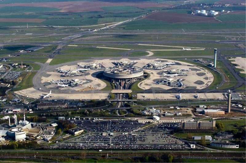 Sân bay Paris-Charles-de-Gaulle là sân bay quốc tế lớn nhất nước Pháp