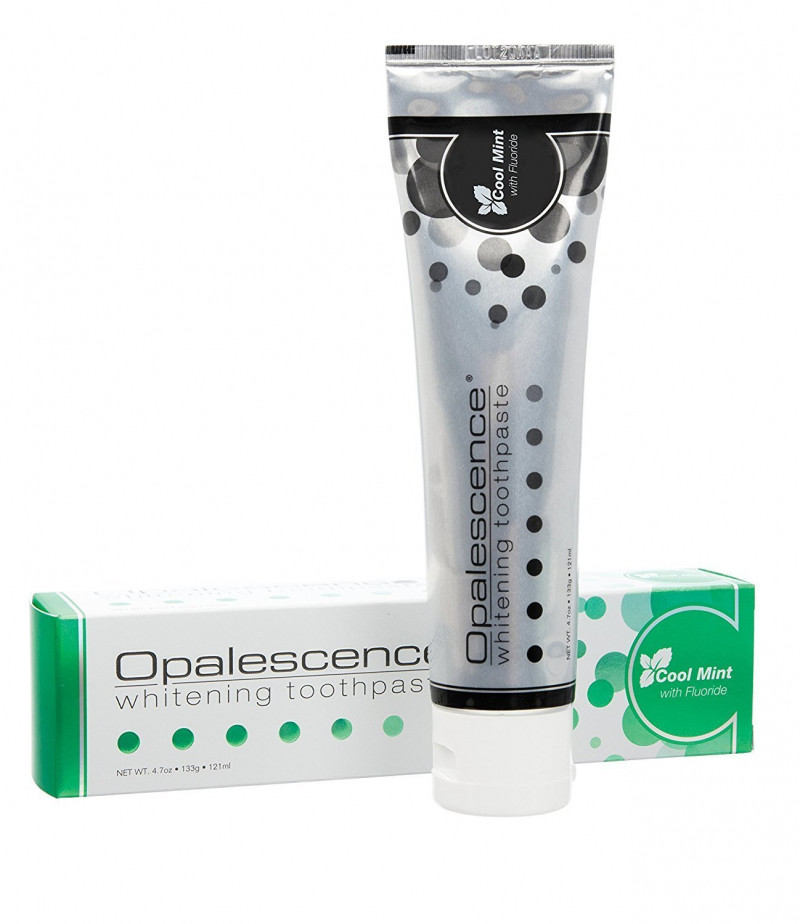Sản phẩm Opalescence Whitening Toothpaste hứa hẹn nhiều công dụng bất ngờ cho người tiêu dùng như giúp răng trắng bóng nhưng vẫn khỏe, đồng thời trong quá trình chải răng bạn còn có thể loại bỏ mảng bám gây ố vàng một cách hiệu quả