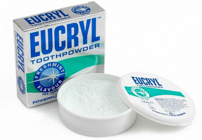 Bột tẩy trắng răng Eucryl Toothpowder sẽ là một người bạn đồng hành tuyệt vời trong quá trình lấy lại sự từ tin bằng nụ cười trắng sáng