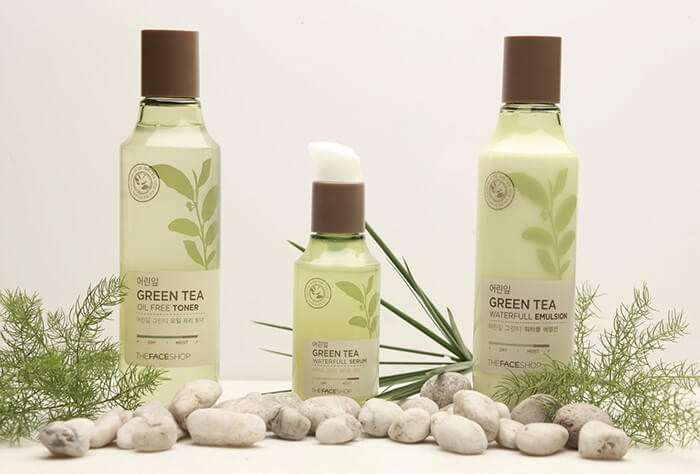 Nước hoa hồng Baby Leaf Green Tea Oil Free Toner