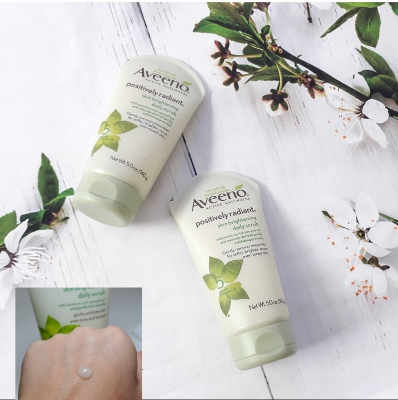 Aveeno Skin Brightening Daily Scrub