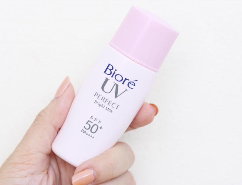 Kem chống nắng UV Bright Face Milk