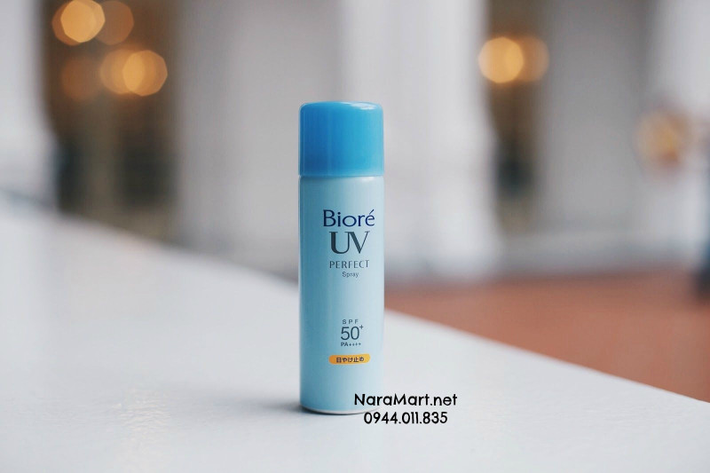 Biore UV Perfect Spray có đầu xịt thiết kế nhỏ, tia sương mát lạnh như một chai xịt khoáng