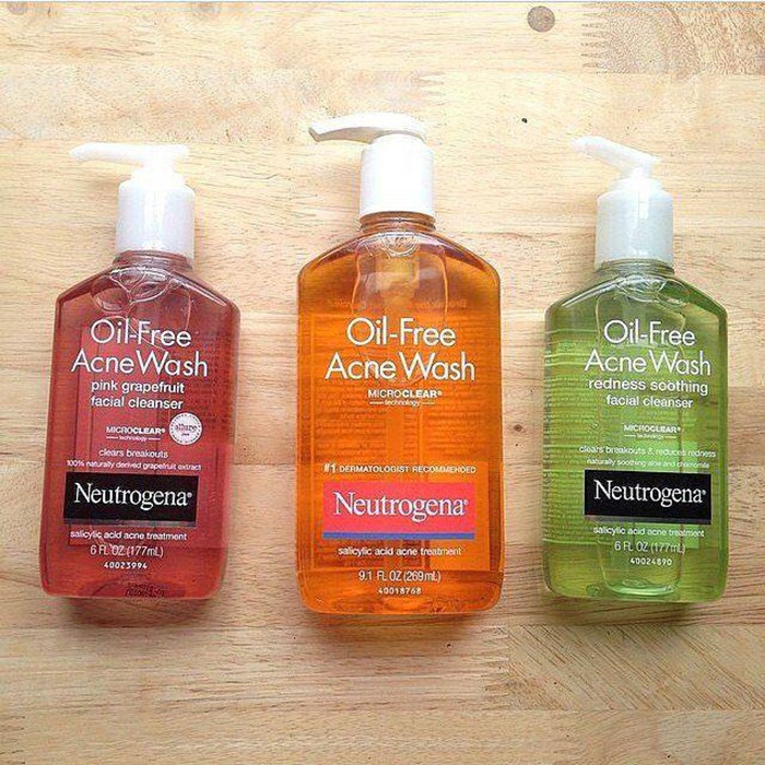 òng sản phẩm Neutrogena Oil-Free Acne Wash