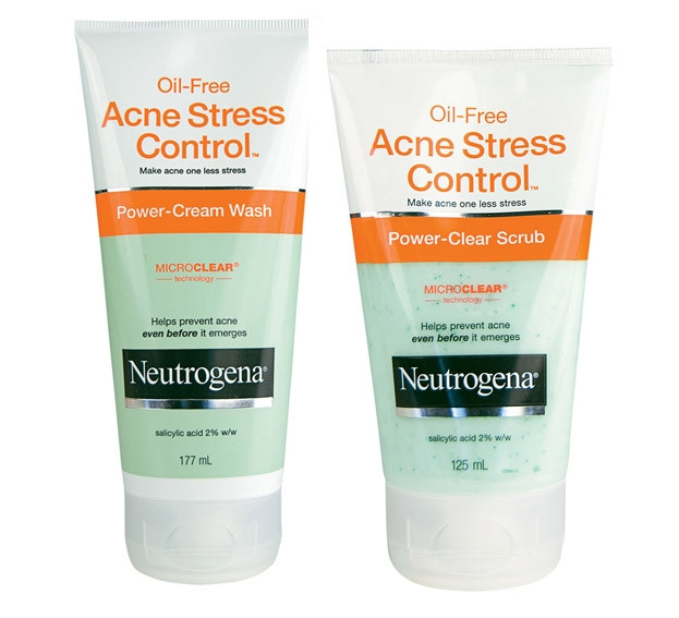 Neutrogena Oil-Free Acne Stress Control Power - Clear Scrub