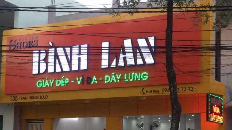 Cửa hàng giày dép Bình Lan