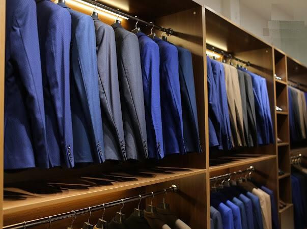 Shop thiên về quần áo công sở: áo sơ mi, quần âu hay đồ vest