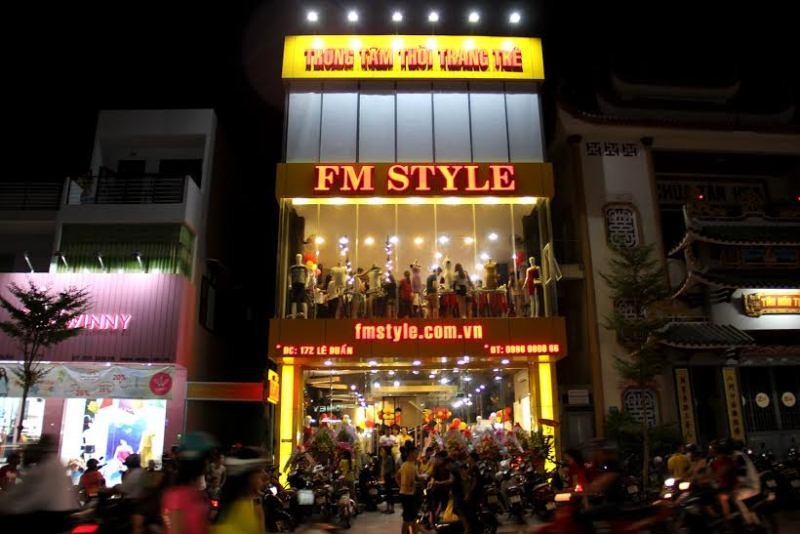 Đến nay FM Style đã không ngừng phát triển và trở thành một hệ thống cửa hàng chuyên kinh doanh thời trang trẻ, là một trong những thương hiệu thời trang hàng đầu tại Đà Nẵng