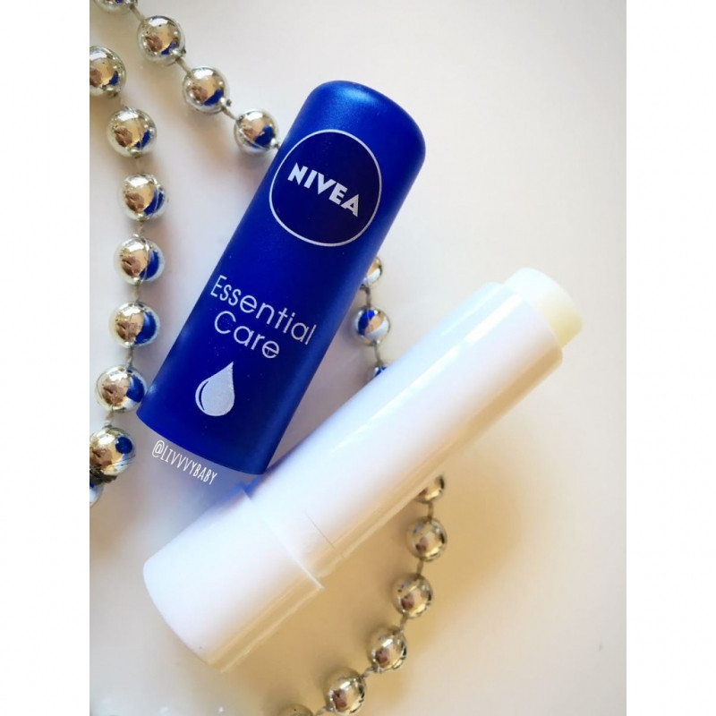 Son dưỡng môi Nivea Essential Care