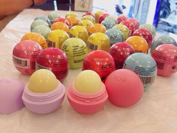 Son trứng dưỡng môi EOS Evolution Of Smooth Lip Balm