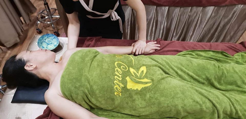 Massage cổ vai gáy tại ﻿VIC Center Spa