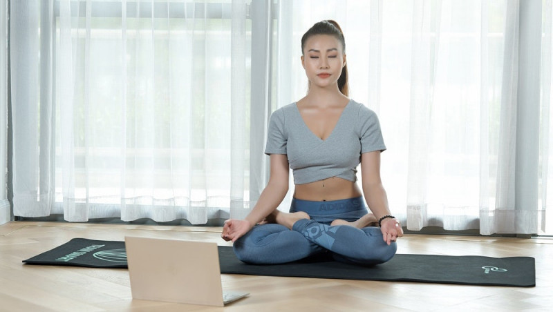 Tập yoga có thể giúp bạn cải thiện sự cân bằng và có được hơi thở thở bình tĩnh hơn