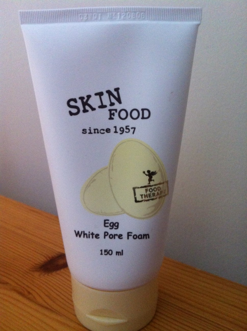 Sữa rửa mặt Skinfood – Egg White Pore Foam