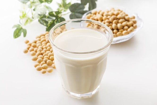 Sữa đậu nành trở thành thức uống không thể thiếu cho những người mắc các chứng bệnh về tim mạch.
