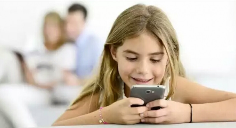 Sử dụng điện thoại làm giảm sự liên kết giữa cha mẹ và con cái.