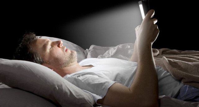 Điện thoại đi động gây chứng mất ngủ tạm thời.