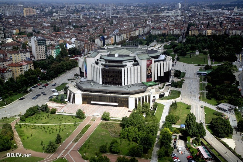 Thủ đô Sofia không chỉ cuốn hút du khách quốc tế bằng sự đông đúc, sôi động mà còn bởi nét cổ kính và hiện đại được quy hoạch rất tỉ mỉ