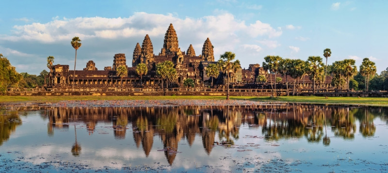 Đền Angkor Wat uy nghiêm trong nắng sớm