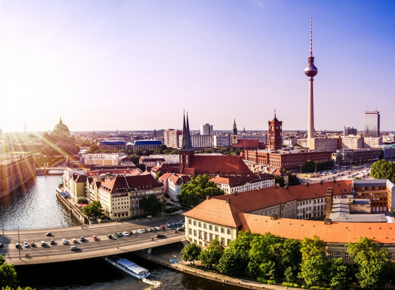 Berlin là thành phố nằm ở miền Đông Bắc nước Đức
