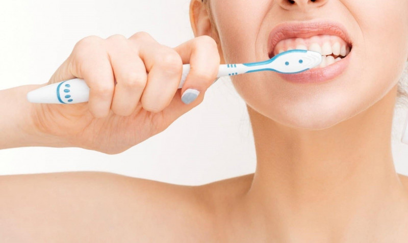 Chăm sóc răng miệng cũng liên quan mật thiết tới sức khỏe đôi tai.