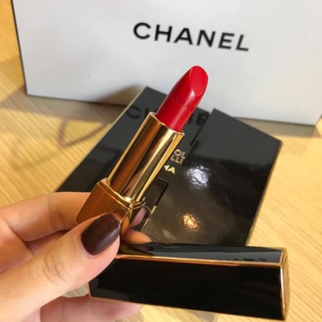 Chanel Rouge Allure Luminous Intense Lip Colour in Pirate màu 837