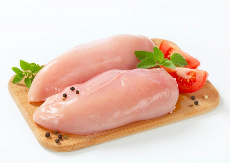 Ức gà chứa lượng đạm dồi dào nhưng chứa rất ít chất béo.