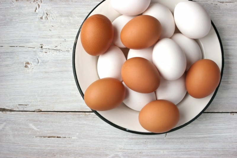 1 quả trứng có đến 6g protein giúp đảm bảo năng lượng cho người tập gym
