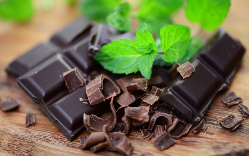 Chocolate đen có chứa rất nhiều L - arginine rất tốt cho sản xuất và duy trì chất lượng tinh trùng