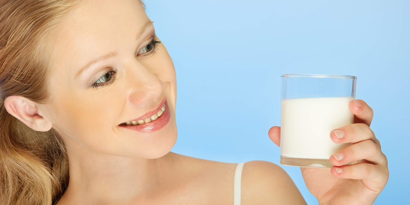 Uống sữa tăng cân