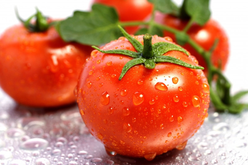 Cà chua rất giàu lượng canxi và vitamin K giúp xương chắc khỏe