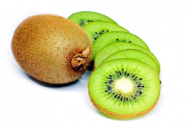 Quả kiwi mọng nước chứa hàm lượng vitamin C rất cao