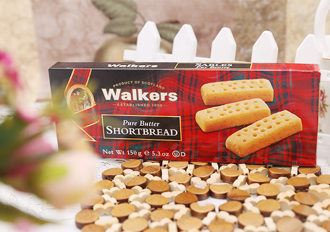 Bánh quy bơ Walkers cung cấp nhiều năng lượng, khoáng chất và các vitamin thiết yếu có ích cho cơ thể như canxi làm chắc xương, chất sắt giúp phát triển và cải thiện trí tuệ, chất xơ hỗ trợ hệ tiêu hóa...