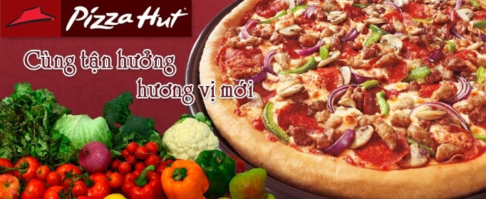 Pizza Hut ngày càng thu hút khách tại Việt Nam không chỉ nhờ vào hương vị thơm ngon, và được làm với nhiều thức ăn khác nhau