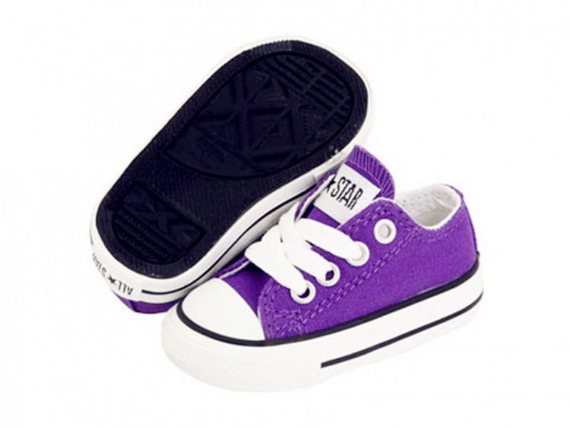 các mẫu giày dép dành cho trẻ em của Converse không có quá nhiều khác biệt so với giày người lớn