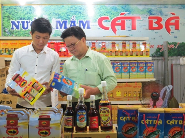 Nước mắm Cát Bà