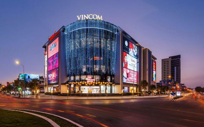 Sau hơn 10 năm hoạt động, ﻿﻿Vincom Retail đã trở thành biểu tượng hội tụ của mua sắm, giải trí và ẩm thực, là điểm đến yêu thích của mọi gia đình tại những thành phố, khu vực mà Vincom xuất hiện.