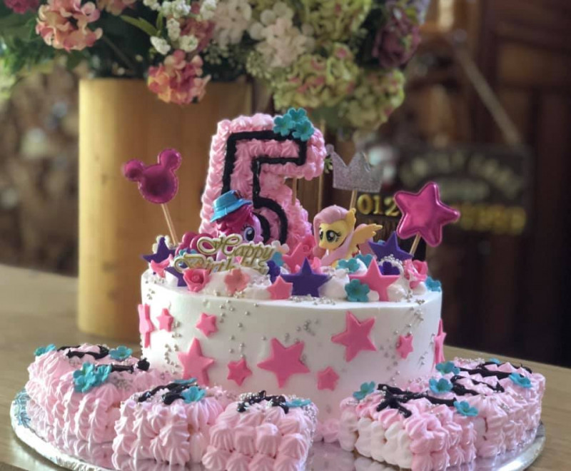 Ngọc Yến Bakery - Emily Cake