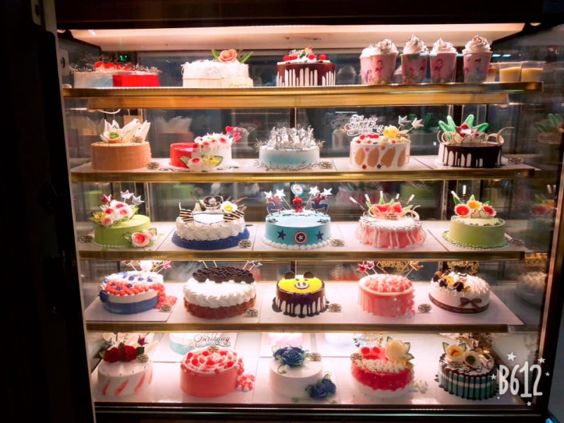 Nhiều mẫu bánh kem tại Huy Hoàng Bakery cho khách lựa chọn