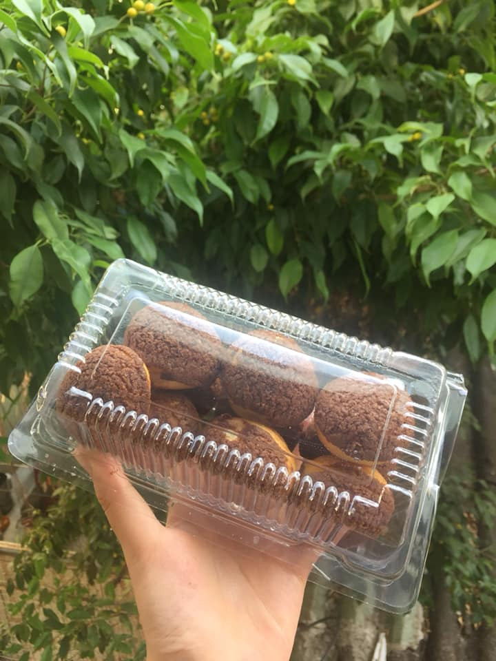 Bánh su kem Nha Cakes với vỏ socola giòn thơm