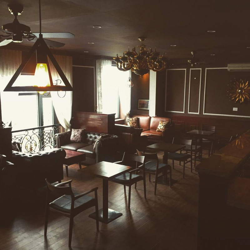 Không gian cổ kính của Serein Café & Lounge