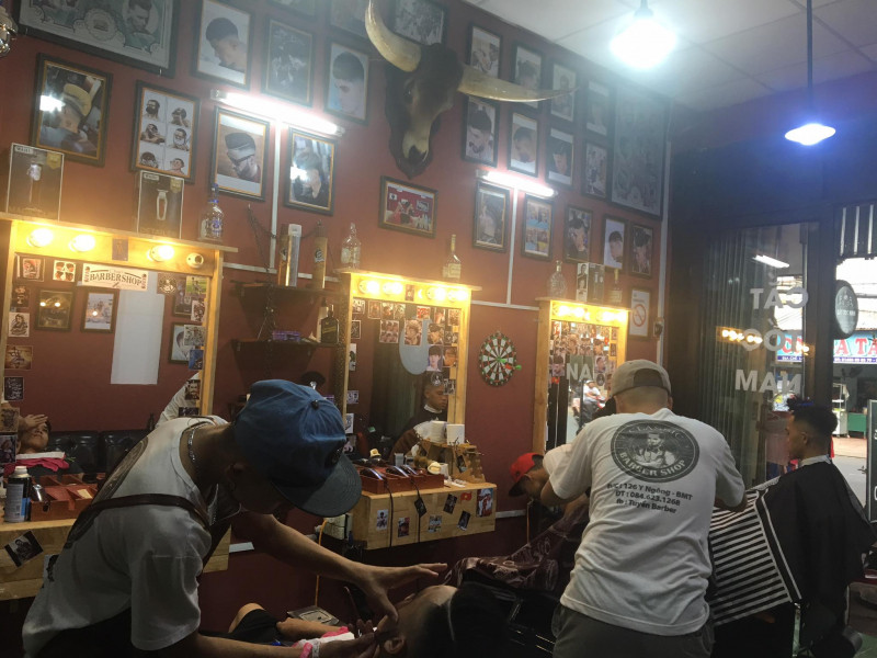 Classic Barber shop BMT