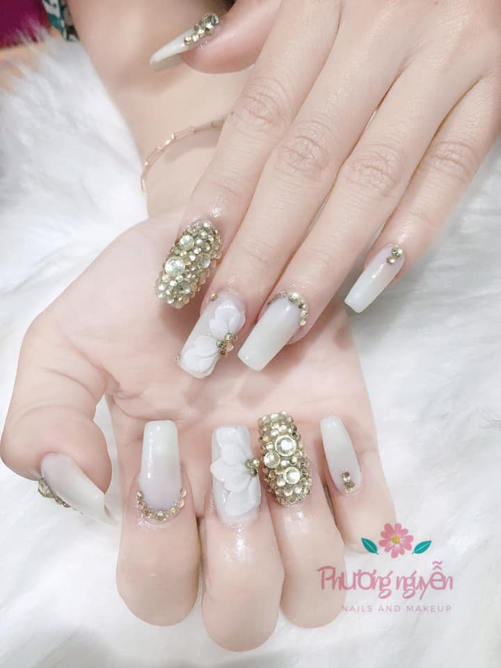 Phương Nguyễn (Nails and makeups)