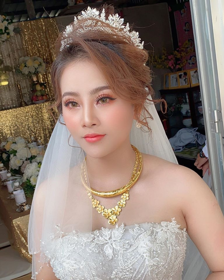 Lan Nguyễn makeup
