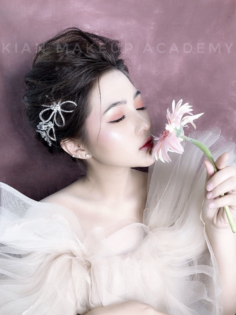 Kian Makeup Academy.