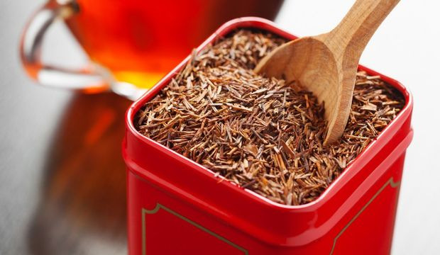 Thành phần chính trong hồng trà Showa Seiyaku là trà đỏ Rooibos có nguồn gốc từ Nam Phi