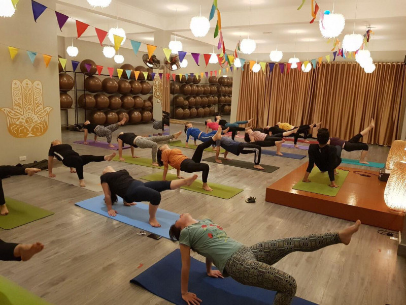 ATTA YOGA - Yoga Trị Liệu Và Thiền An Tự Tâm An